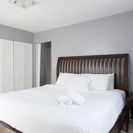 South Beach One Bedroom Condo With Parking Spot